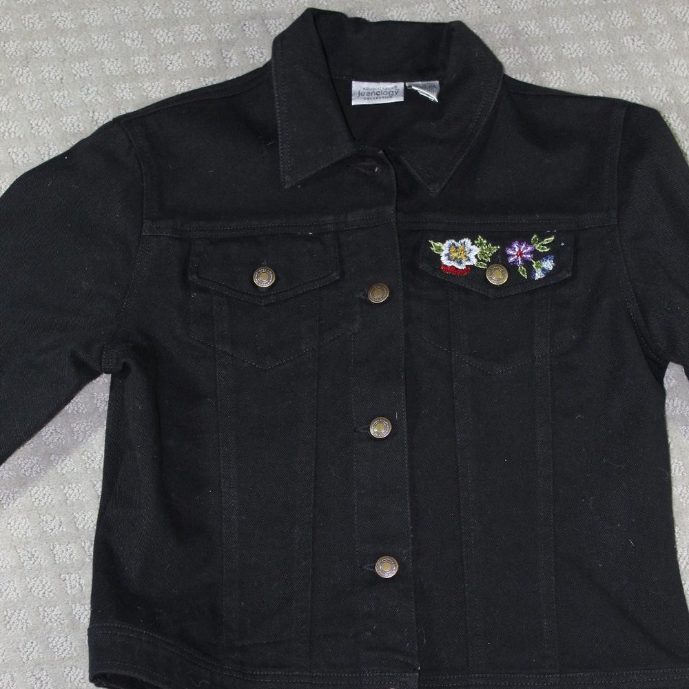 NWOT Newport News Jeanology Size 4 Embroidered Jean Jacket